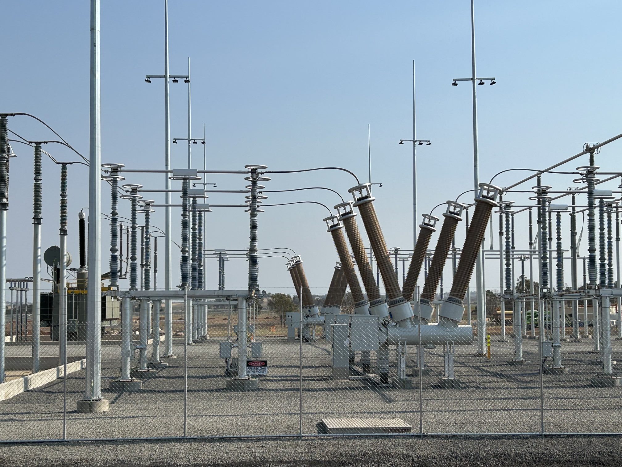 High-voltage primary plant and switching equipment